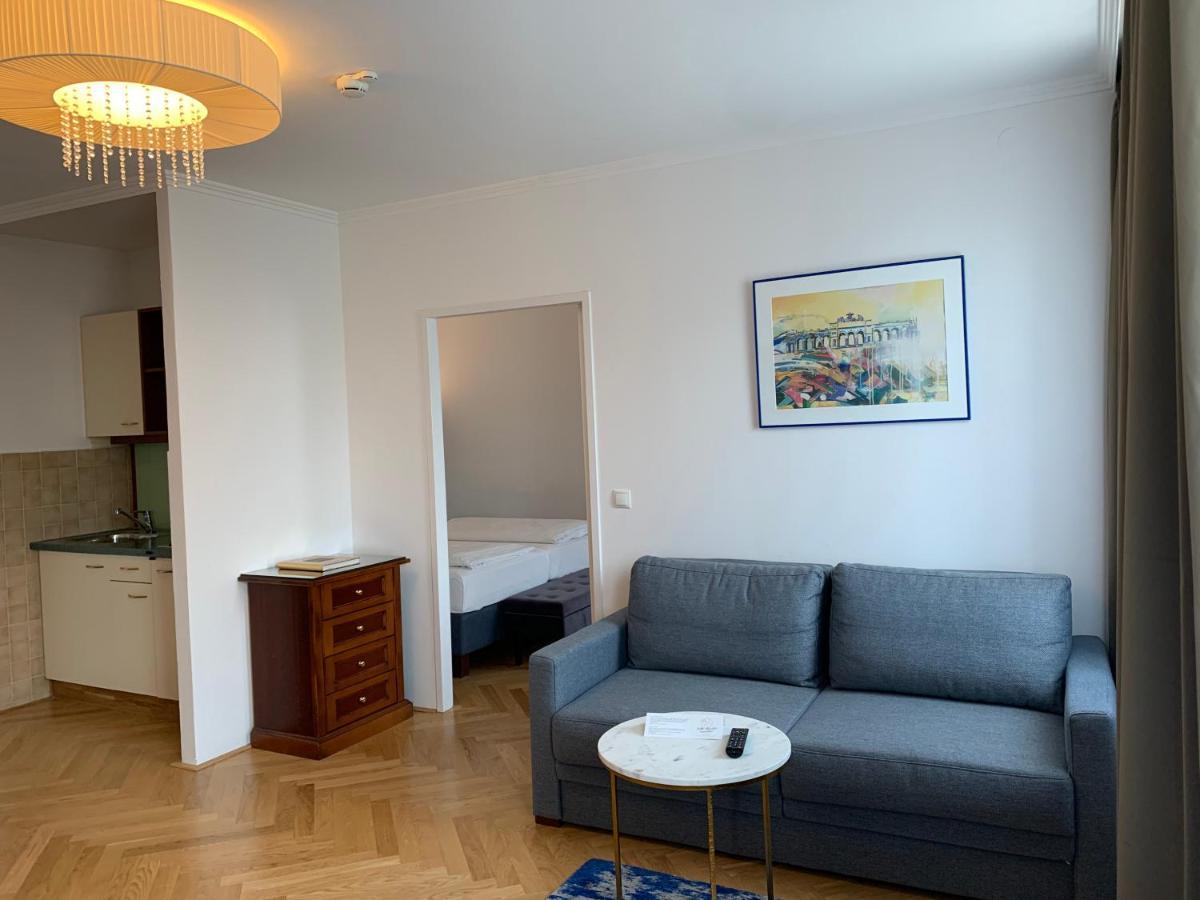Superior One Bedroom Apartment
